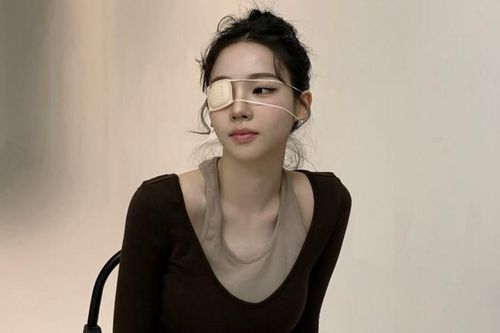 Karina (aespa) gây lo lắng