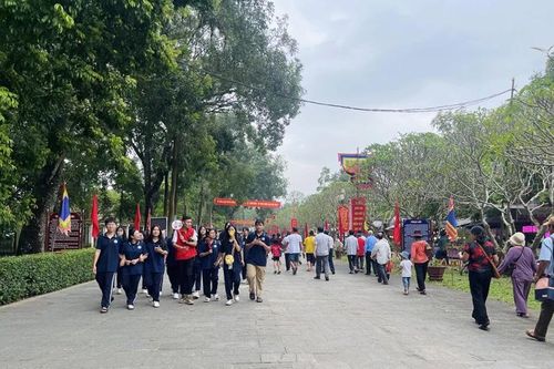 'Giữ chân' du khách những tháng đầu năm