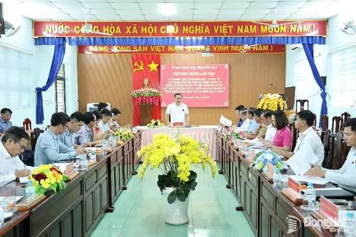 Phó Chủ tịch UBND tỉnh Lê Trường Sơn kiểm tra công tác đầu tư phát triển giáo dục tại các xã biên giới