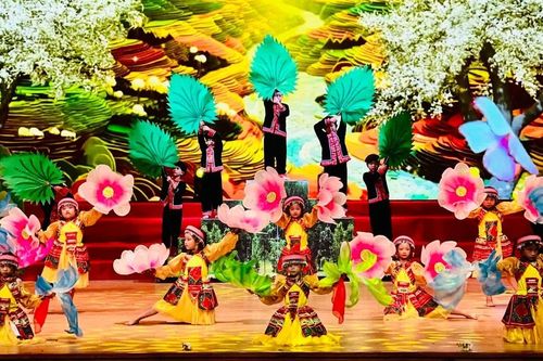 Trường Tiểu học Trần Hưng Đạo tổ chức hội thi văn nghệ chào mừng Ngày thành lập Đoàn TNCS Hồ Chí Minh
