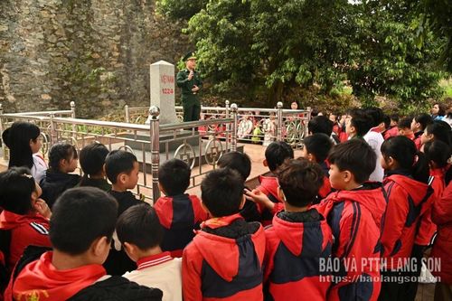 80 thiếu nhi tham gia chương trình 'Tiết học biên cương' cấp tỉnh