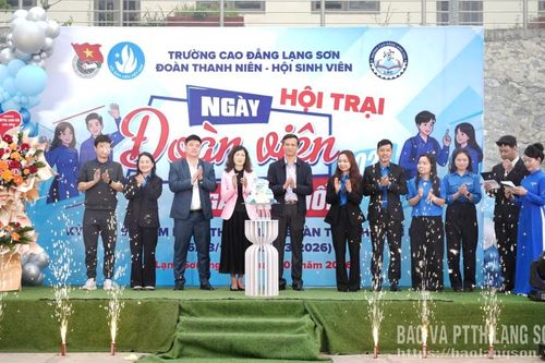 Hơn 1.000 học sinh, sinh viên tham gia hội trại 'Ngày đoàn viên - Ngày kết nối'