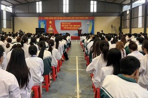Trường Sĩ quan Không quân tư vấn tuyển sinh quân sự tại tỉnh Lào Cai
