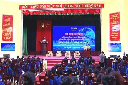Đối thoại về vai trò của đoàn viên, thanh niên trong chuyển đổi số và phát triển kinh tế - xã hội