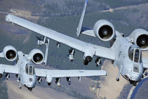 Cường kích A-10 của Mỹ lần đầu tấn công mục tiêu trên biển tại eo biển Hormuz