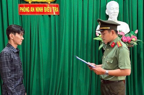 Vĩnh Long: Khởi tố đối tượng tàng trữ và sử dụng trái phép vũ khí quân dụng