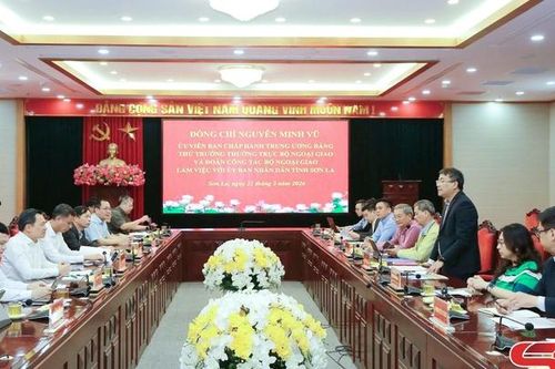 Thứ trưởng Thường trực Bộ Ngoại giao làm việc với UBND tỉnh Sơn La