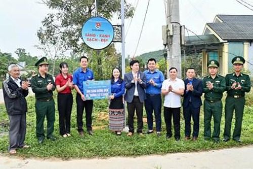 Tuổi trẻ thành phố Huế sôi nổi 'Tháng Ba biên giới'