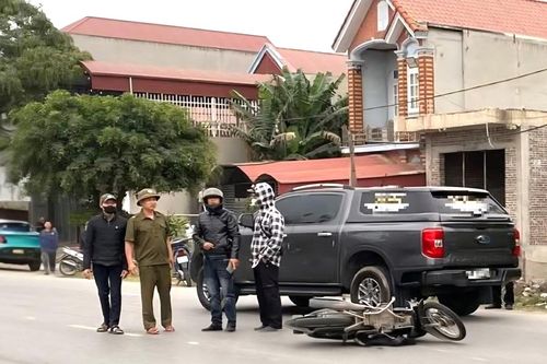 Ô tô va chạm với xe máy trên QL10 đoạn qua Ninh Bình, một người tử vong
