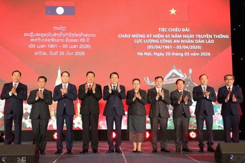 Tiếp tục vun đắp mối quan hệ bền chặt giữa Việt Nam và Lào