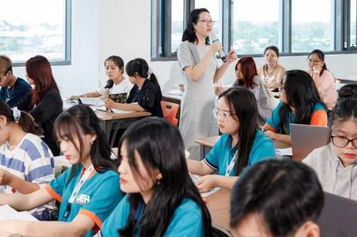 Đại học Kinh tế Thành phố Hồ Chí Minh triển khai 3 chương trình học bổng trao đổi quốc tế