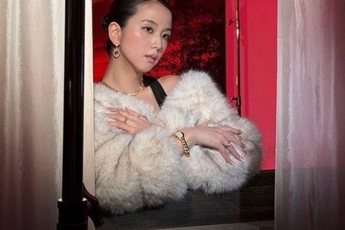 Sự thật về nhan sắc Jisoo qua cam thường: Liệu có 'lung linh' như ảnh tạp chí?