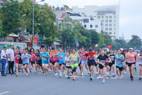 4.000 người hưởng ứng ngày chạy Olympic tại Ninh Bình