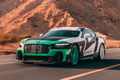 Ferrari, Bentley và Maserati tạm dừng giao xe tới Trung Đông