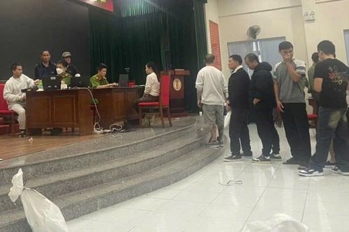 Huế tiếp nhận 7 công dân bị Hoa Kỳ trục xuất