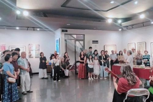 Triển lãm mỹ thuật 'Hai một ba' - hòa sắc từ chất liệu đến cảm xúc