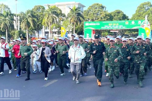 Hàng nghìn người ở Đắk Lắk tham gia Ngày chạy Olympic: Vì sức khỏe toàn dân-Vì an ninh Tổ quốc năm 2026
