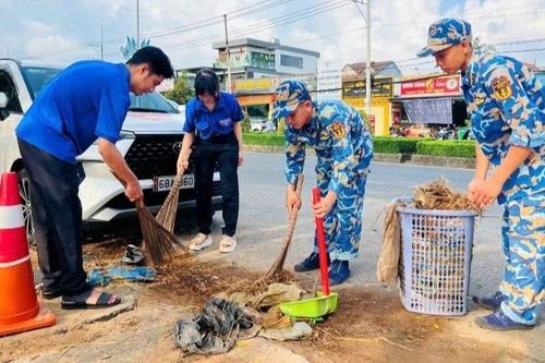 Vùng 5 Hải quân tổ chức 'Ngày Chủ nhật xanh'
