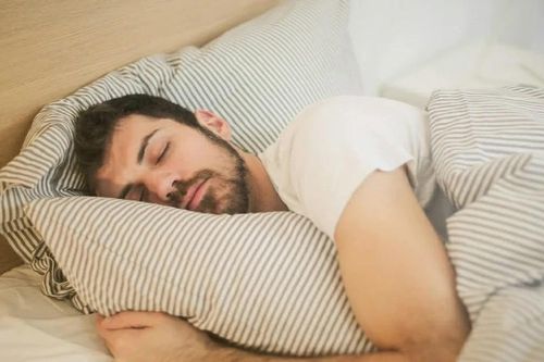 Ngủ 7 tiếng 19 phút có thể tốt nhất cho độ nhạy insulin