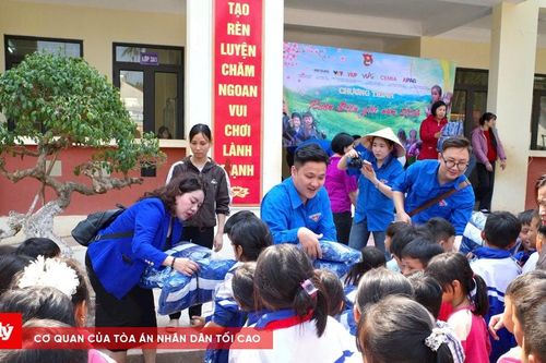 Chia sẻ yêu thương tại xã vùng cao Nậm Kè, tỉnh Điện Biên