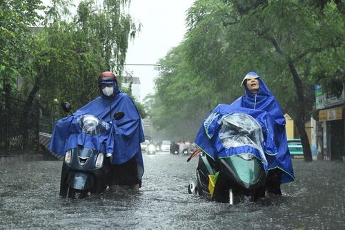 Vì sao dự báo mưa lớn cục bộ, lũ quét, sạt lở rất khó khăn?