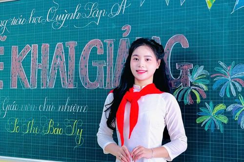 Từ cô giáo bản làng đến đại biểu Quốc hội đầu tiên người dân tộc Ơ Đu