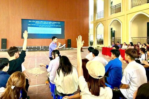 VKSND khu vực 3, tỉnh Sơn La: Phối hợp tuyên truyền Nghị quyết 205 tại Trường THPT Sông Mã
