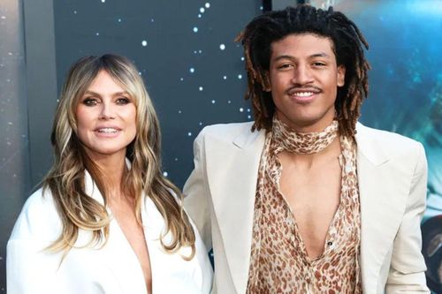 Mẹ con Heidi Klum chiếm spotlight thảm đỏ với outfit da báo nổi bật
