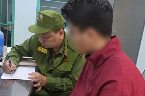 Bắt quả tang hành vi đáng xấu hổ của nam thanh niên ở nhà vệ sinh nữ tại phường Tây Hồ