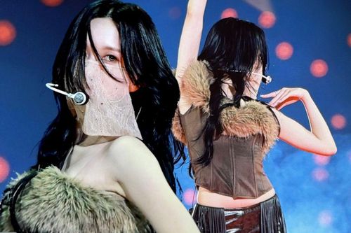 Mina (TWICE) gây tranh cãi vì đeo khẩu trang khi biểu diễn