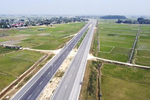 Hạ tầng 'đi trước, mở đường'
