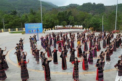Nhịp dân vũ giữa bản làng