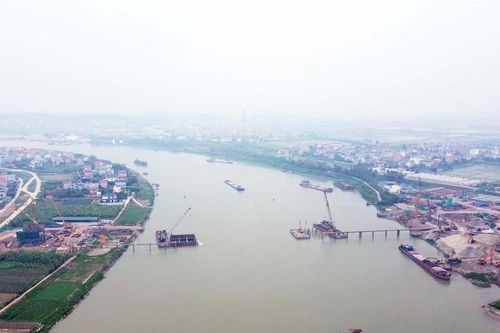 Tiến độ thi công cầu Hoài Thượng vượt sông Đuống trên đường Vành đai 4 Vùng Thủ đô