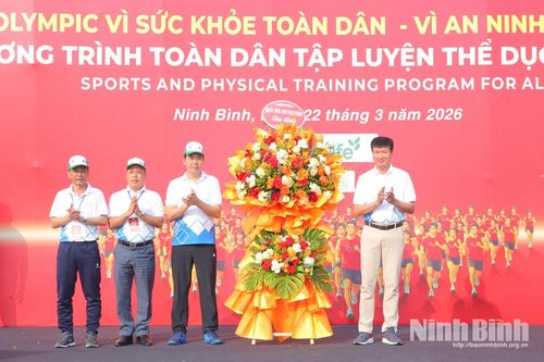 Đồng chí Bí thư Tỉnh ủy Trần Huy Tuấn dự Lễ phát động Ngày chạy Olympic vì sức khỏe toàn dân năm 2026