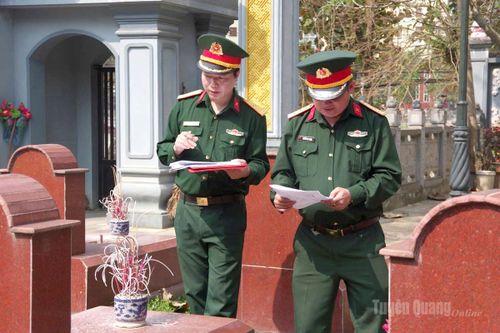 Khảo sát mộ liệt sĩ chưa xác định thông tin tại Nghĩa trang liệt sĩ phường Hà Giang 1