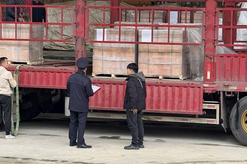 Chính phủ gỡ khó cho doanh nghiệp, kéo dài tạm ngưng Nghị định 46 để chờ luật mới