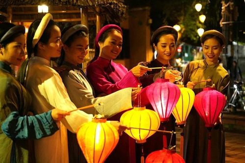 Đà Nẵng tổ chức lễ hội tôn vinh áo dài