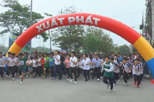 Phường Tùng Thiện phát động Ngày chạy Olympic vì sức khỏe toàn dân