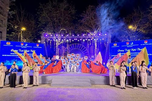 Chương trình nghệ thuật chào mừng Kỷ niệm 95 năm Ngày thành lập Đoàn TNCS Hồ Chí Minh 26/3 tại Phố đi bộ Kim Đồng