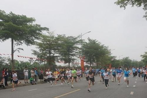 Phường Tây Tựu đã lựa chọn 20 VĐV xuất sắc tham gia thi đấu Chung kết Giải chạy Hànôịmới cấp thành phố
