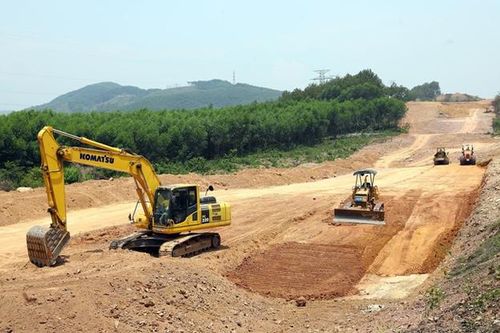 Thủ tướng chỉ đạo loạt biện pháp bình ổn giá vật liệu xây dựng, đẩy nhanh các dự án trọng điểm quốc gia