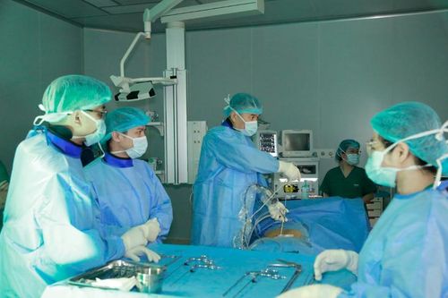 Thoát vị đĩa đệm chèn ép 2/3 tủy sống: Cảnh báo 'đại dịch ngồi' ở người trẻ