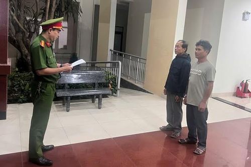 Đà Nẵng: Tạm giữ 2 gã hàng xóm thay nhau xâm hại bé gái 13 tuổi trong nhiều tháng