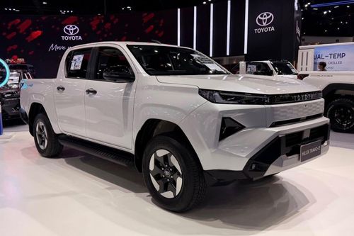 Cận cảnh Toyota Hilux Travo-e, bán tải điện Nhật tại Bangkok Motorshow