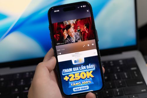 Web cá độ chạy quảng cáo cho MV của RichChoi
