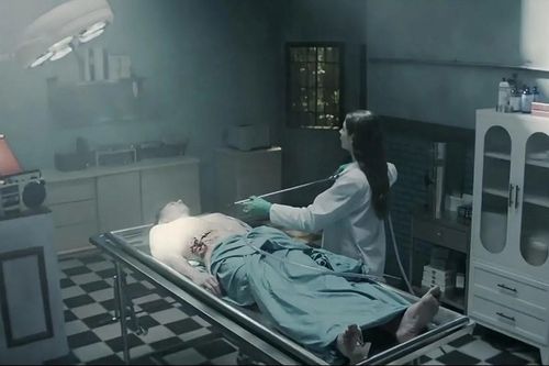 Đằng sau công việc ướp xác trong siêu phẩm kinh dị chuyển thể game