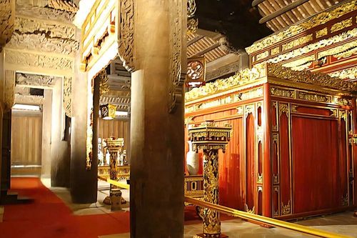 Cây lim 'hiến thân' và bí ẩn giữa đất thiêng Lam Kinh