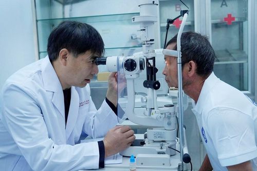 Phẫu thuật đục thủy tinh thể miễn phí cho 100 bệnh nhân có hoàn cảnh khó khăn