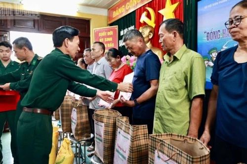 Đồng hành cùng ngư dân vươn khơi bám biển