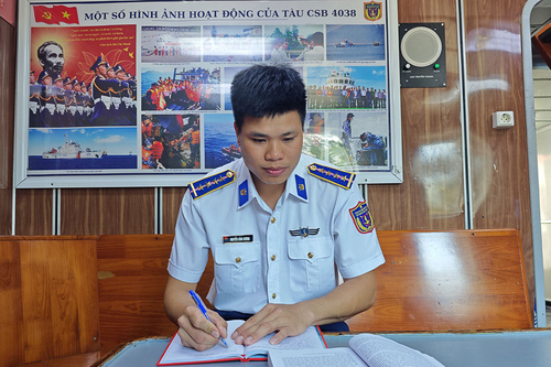 Giữ sáng 'đôi mắt' con tàu